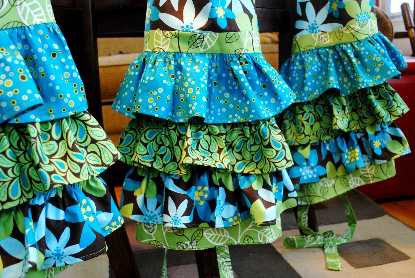 4 Ruffled Apron from Africa DIY JEWELRY