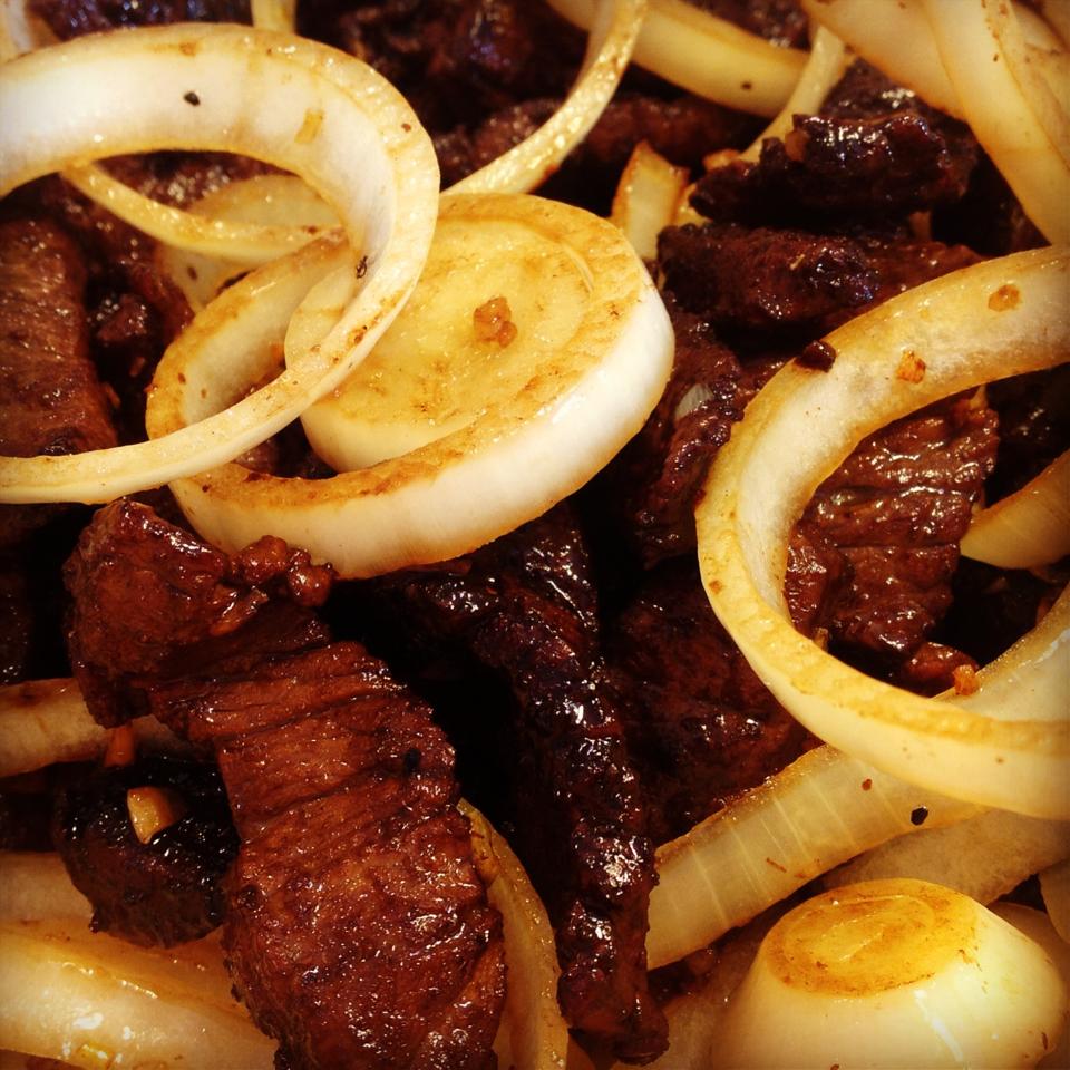 Sweetpea's Food Adventure: Beef Steak (Filipino-Style)