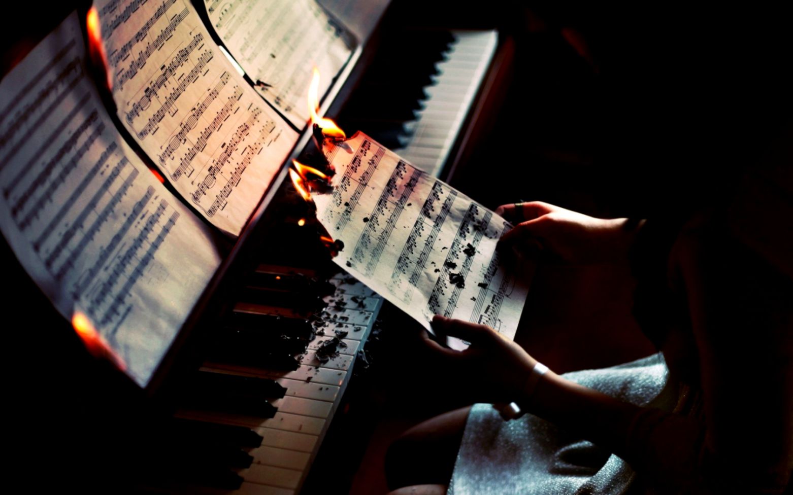Piano Music Girl Situation Fire wallpaper  1680x1050  20535