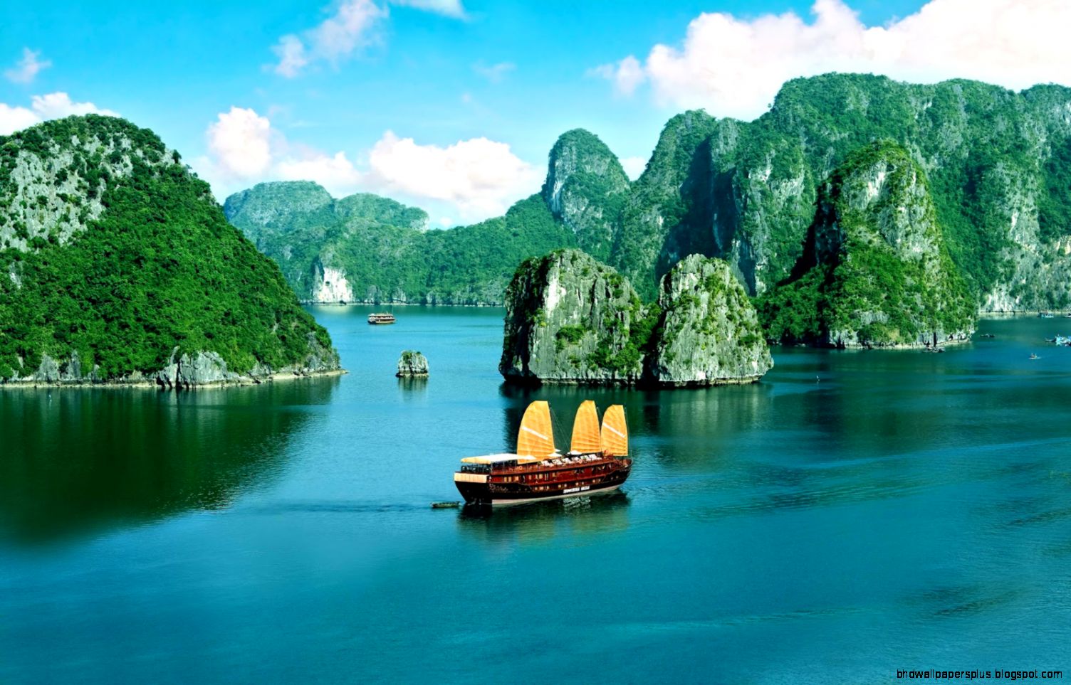 beautiful places and National Parks Halong Bay Vietnam Tourism beautiful places and National Parks Halong Bay Vietnam Tourism