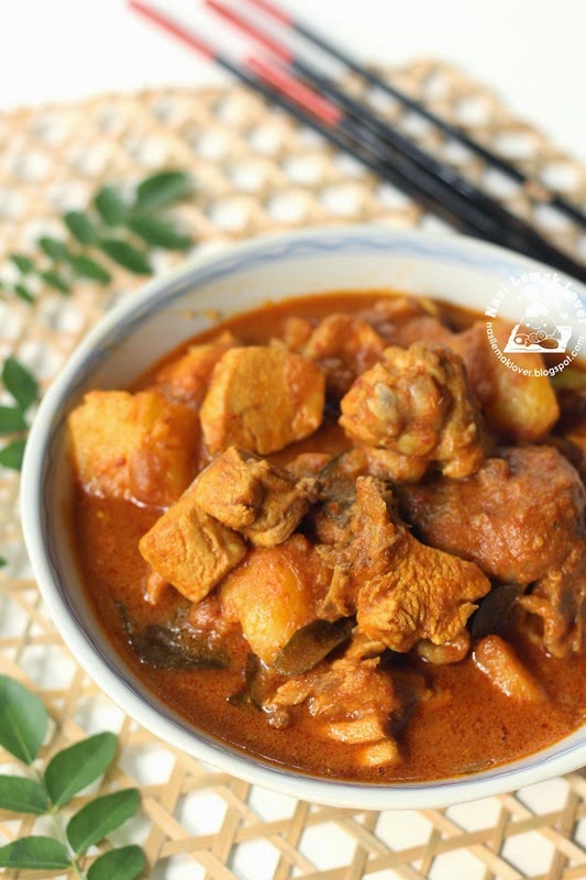 Nasi Lemak Lover: Galangal (Blue Ginger) Chicken Curry 蓝姜咖喱鸡