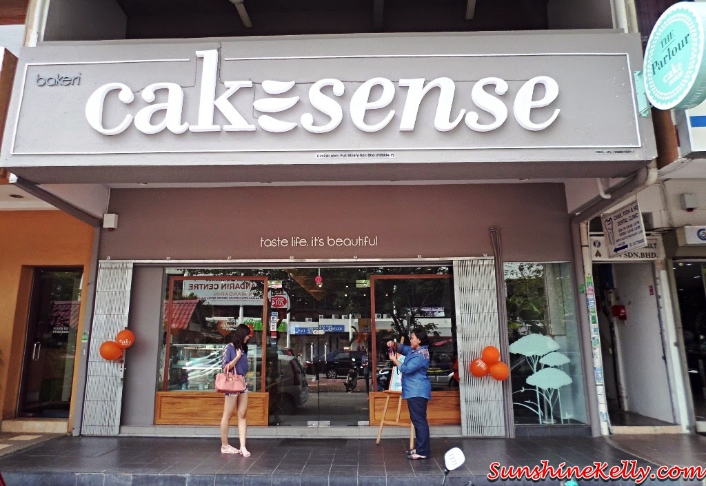 Sunshine Kelly Beauty . Fashion . Lifestyle . Travel . Fitness Cake