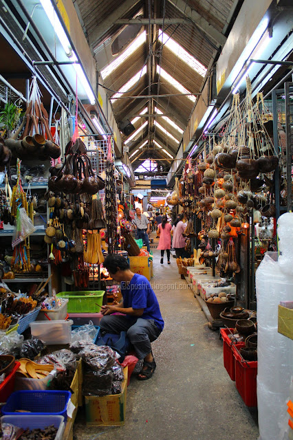 Spusht | Largest shopping market in Bangkok