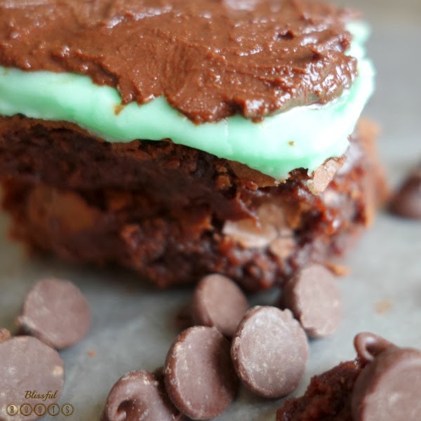 BLISSFUL ROOTS Mint Chocolate Brownies