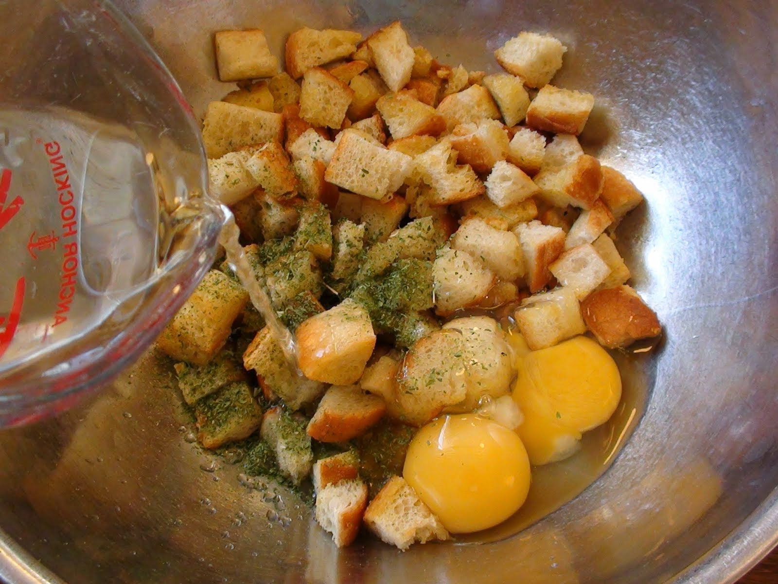 zsuzsa is in the kitchen HUNGARIAN BREAD DUMPLINGS ZSEMLEGOMBÓC