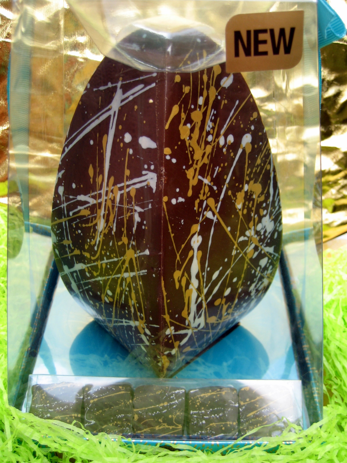 PEBBLE SOUP Cracking Easter Eggs 2015