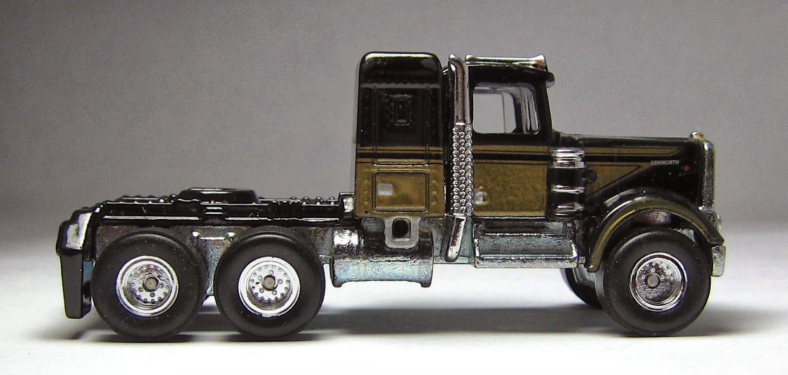 hot wheels kenworth w900