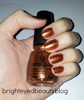 Swatches of China Glaze nail polish in Harvest Moon (The Hunger Games Collection) Swatches of China Glaze nail polish in Harvest Moon (The Hunger Games Collection)