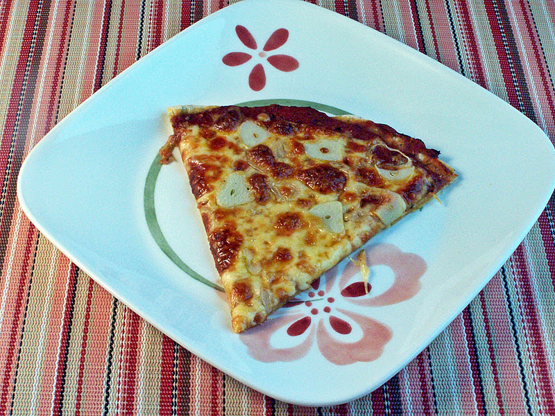 Pizza Night Again! Garlic & Shallot Pizza as well as Pepper Strip Pizza
