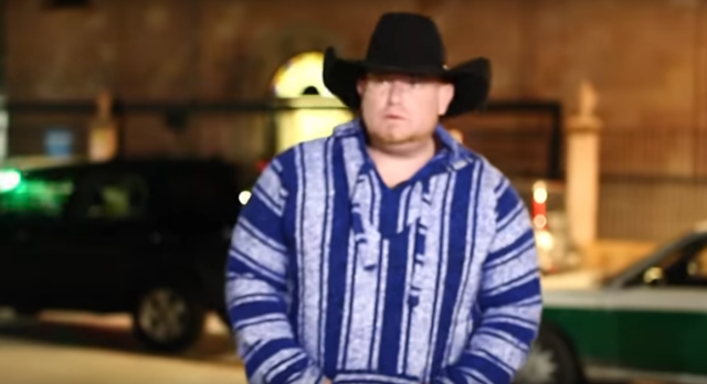 Muere un cantante de country al dispararse su arma cuando rodaba un videoclip