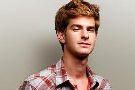 profil andrew garfield pemeran utama amazing spiderman