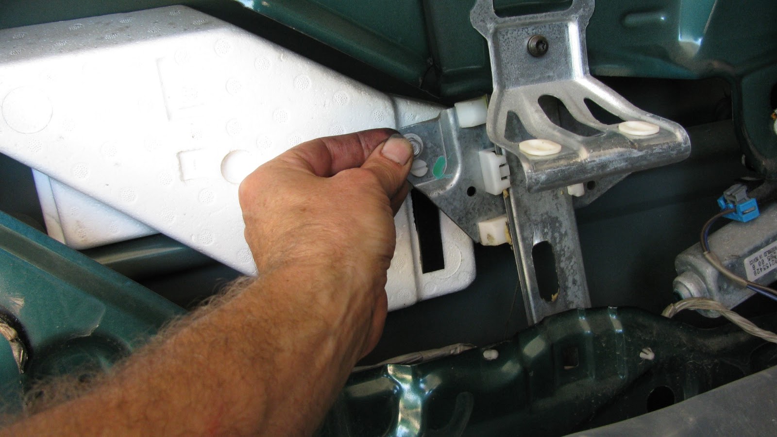 The Original Mechanic How to a fix a power window failure GM 2001