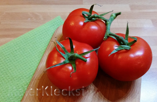Tomaten mit Spalier