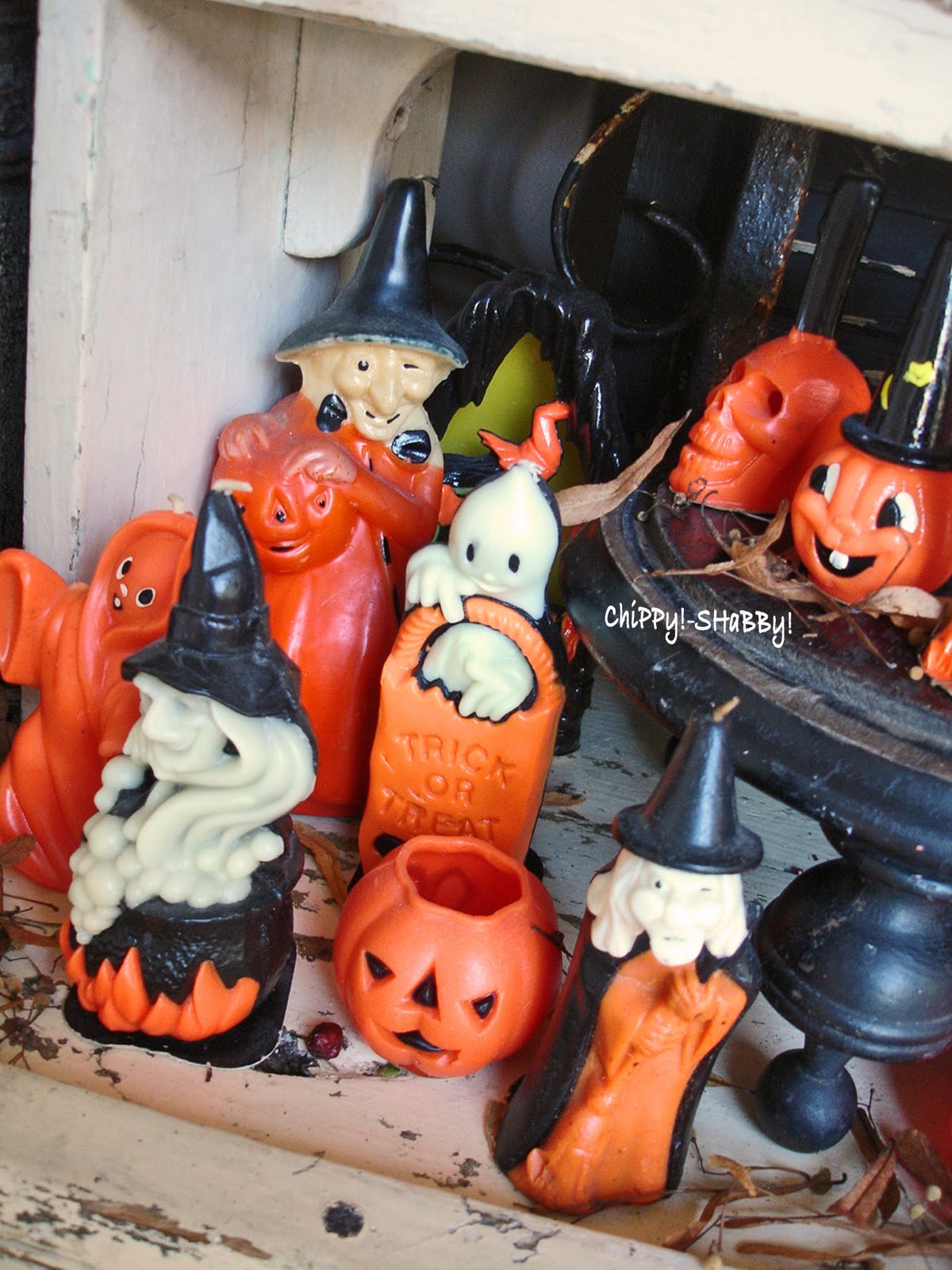 ChiPPy! SHaBBy! ViNtaGe GURLEY HaLLoWeeN CANDLES!*!*!