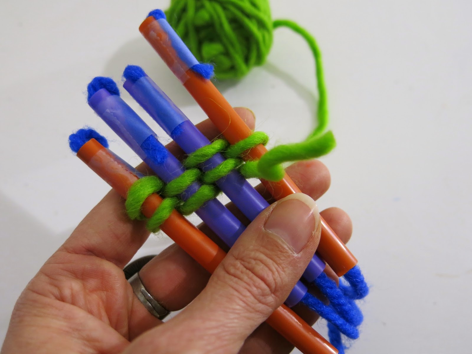 Cassie Stephens In the Art Room Straw Loom Weaving