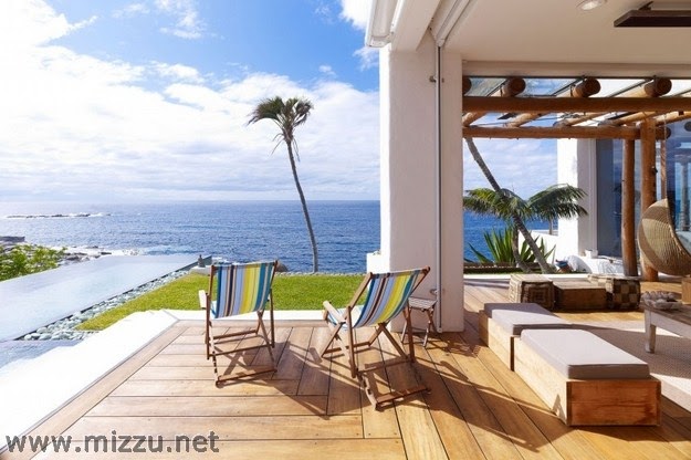 Download Rumah Di Pinggir Pantai Gif