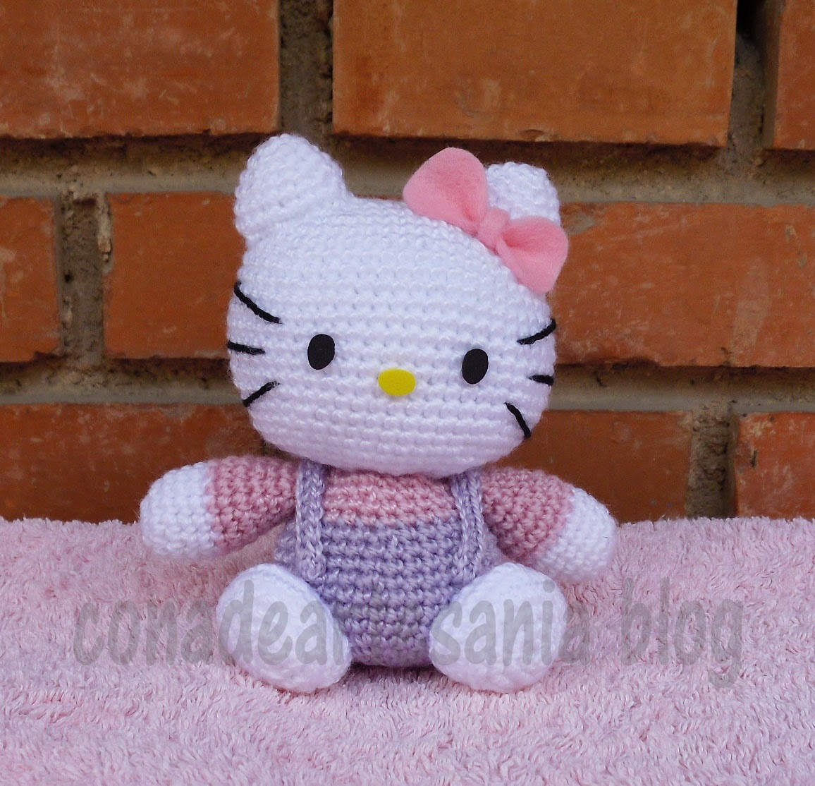 con A de artesan?a: Hello Kitty amigurumi