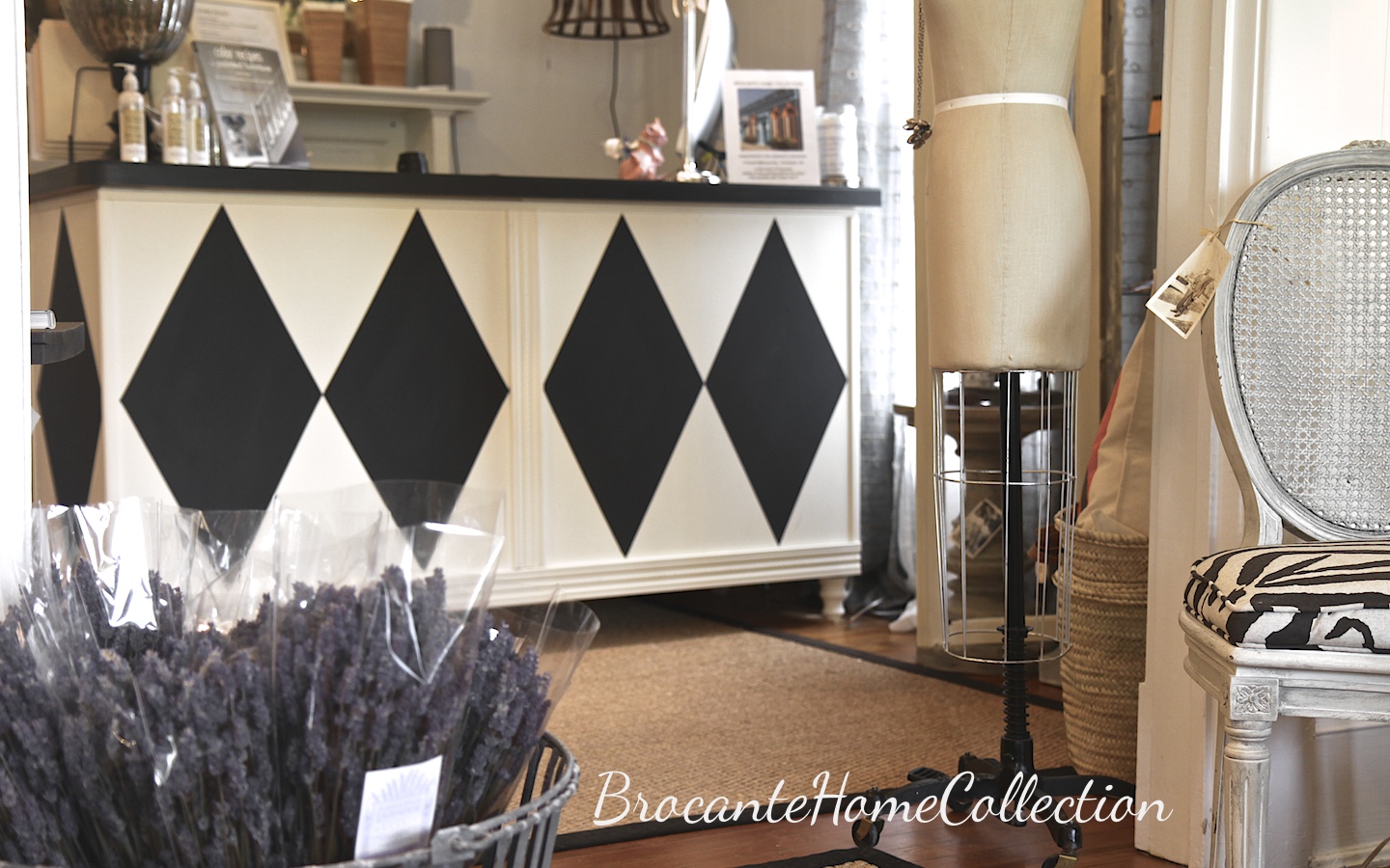 Kitchen cabinets with chalk paint Painting with Chalk Paint Kitchen Cabinets