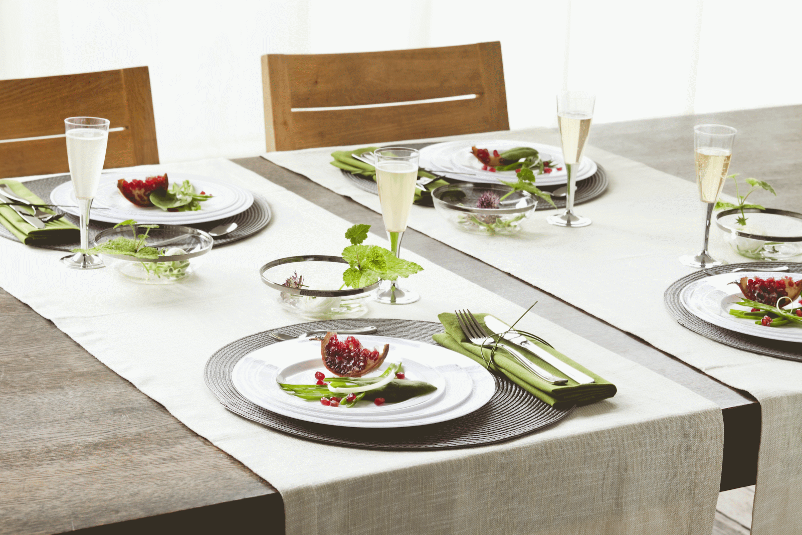 Party Tracker Mozaik Tableware is perfect for Christmas Day and