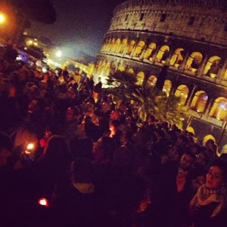 http://3.bp.blogspot.com/-1qQAgwpAmSA/UK6f-lD3s2I/AAAAAAAAL-I/xqJKYajiwdE/s320/Candlelight+vigil+for+Roman+Teen+Victim+Of+Bullying.jpg