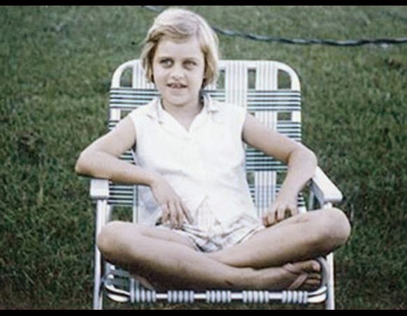Morably — Young Ellen DeGeneres - 11 photos