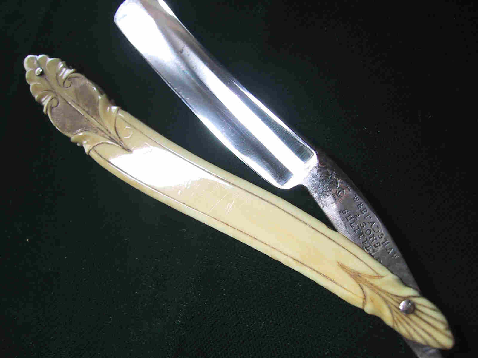 Deerthistle's Blitherings COLLECTING STRAIGHT RAZORS