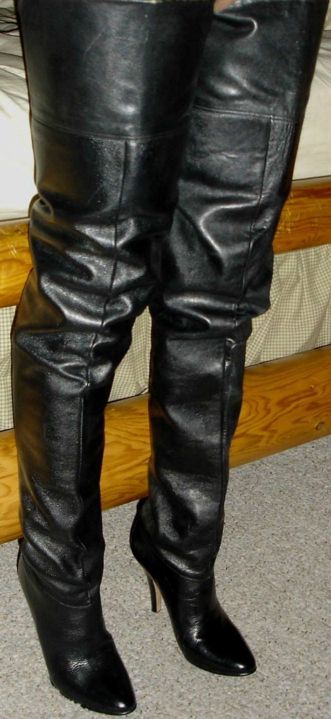 eBay Leather Vintage Wild Pair crotch boots continue to sell well!