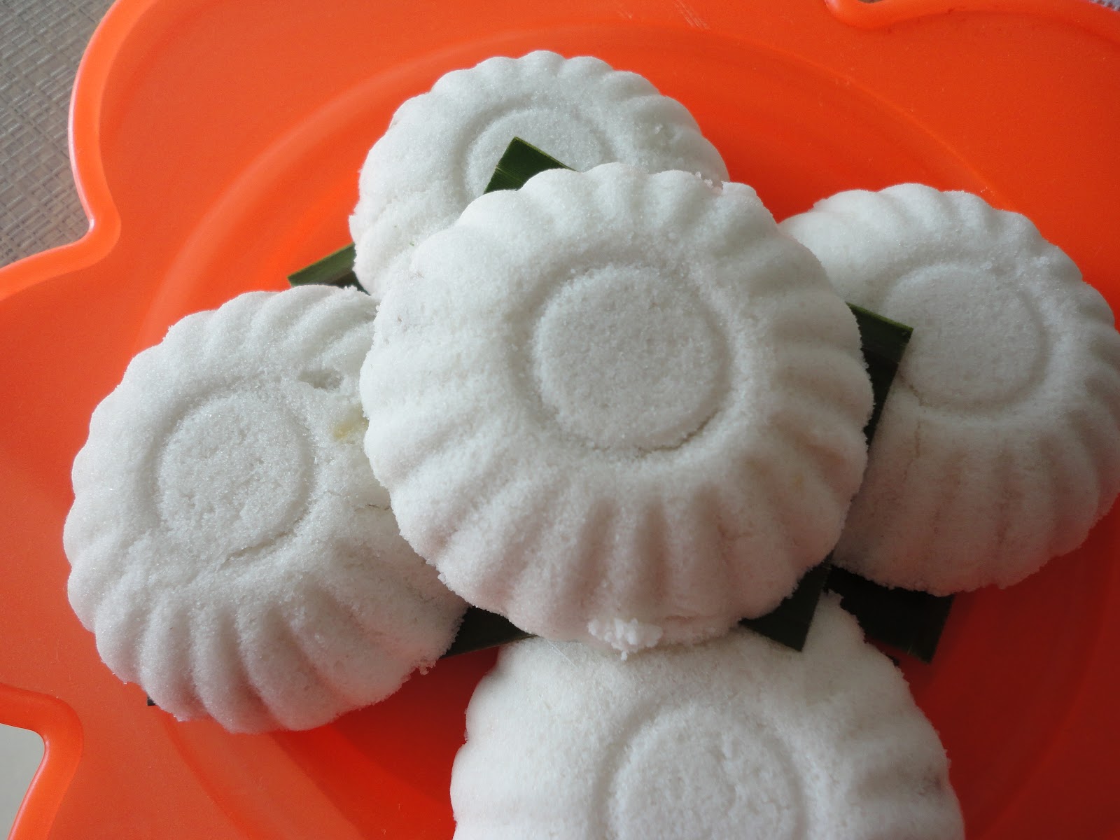 Travel. Food. Life. Tu Tu Kueh (嘟嘟糕)