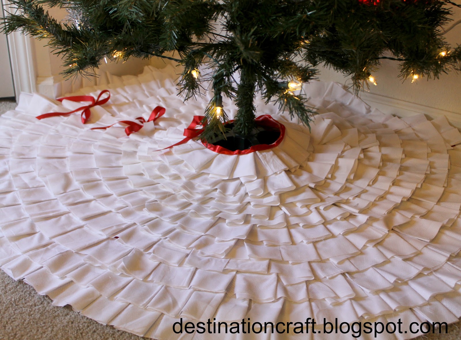 (20 crafty days of christmas) pleated tree skirt See Vanessa Craft