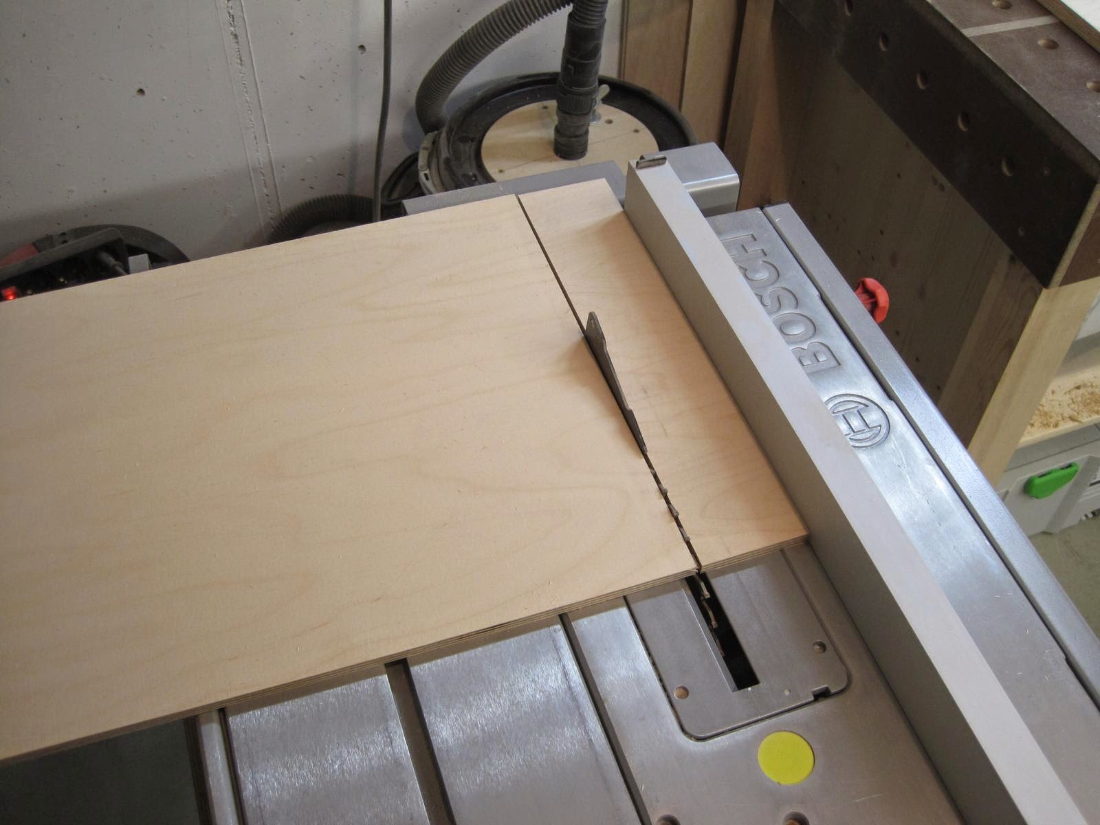 Basti´s Holzpage: Kleiner Werkzeugschrank Teil 2