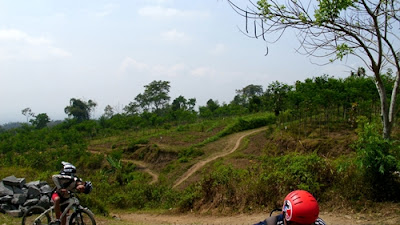 Sempat merasakan light Downhill sebelum memasuki area paving kawasan villa. 