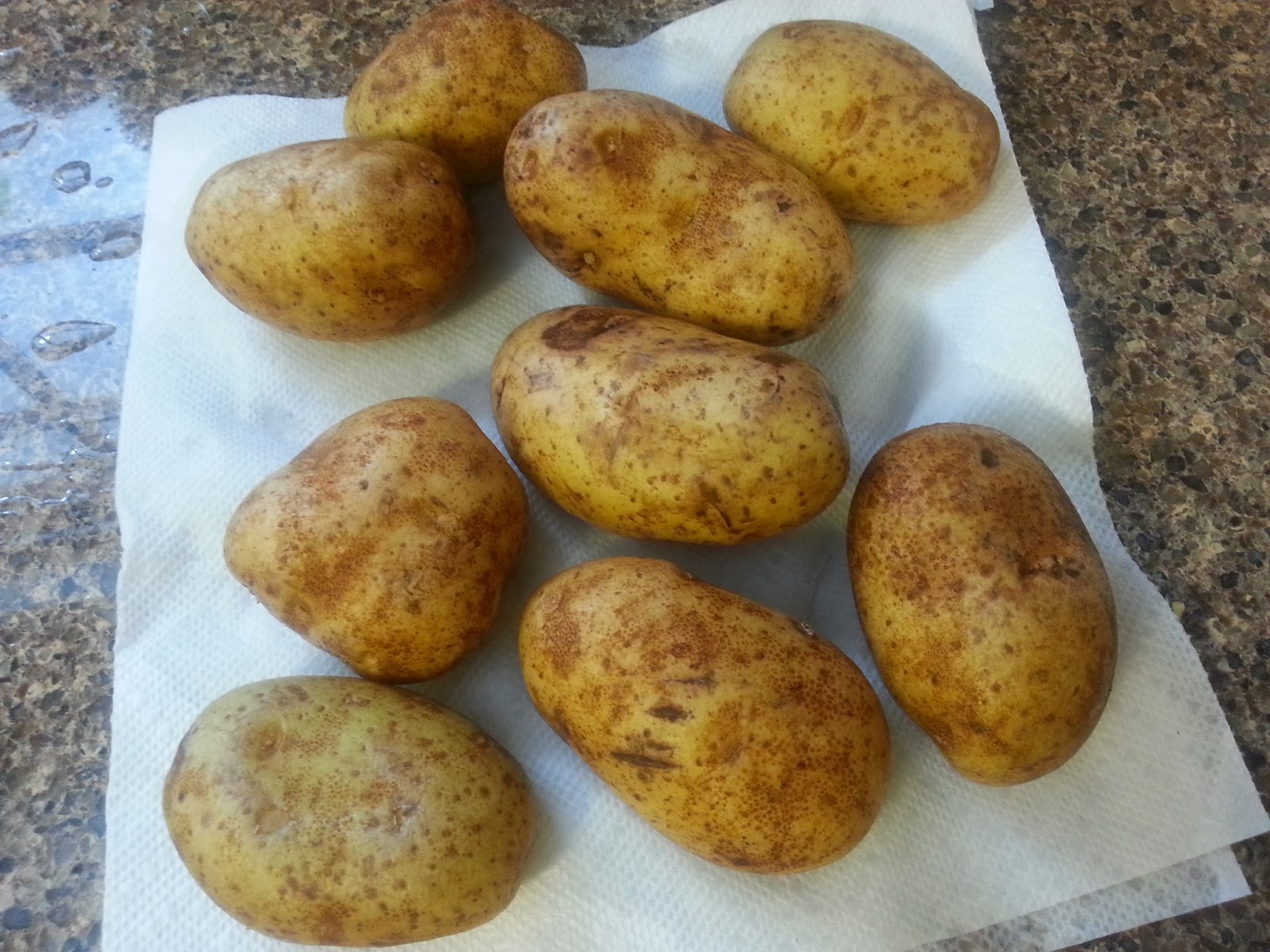 That's 'licious, Mommy! Oven Roasted Onion Potato Wedges