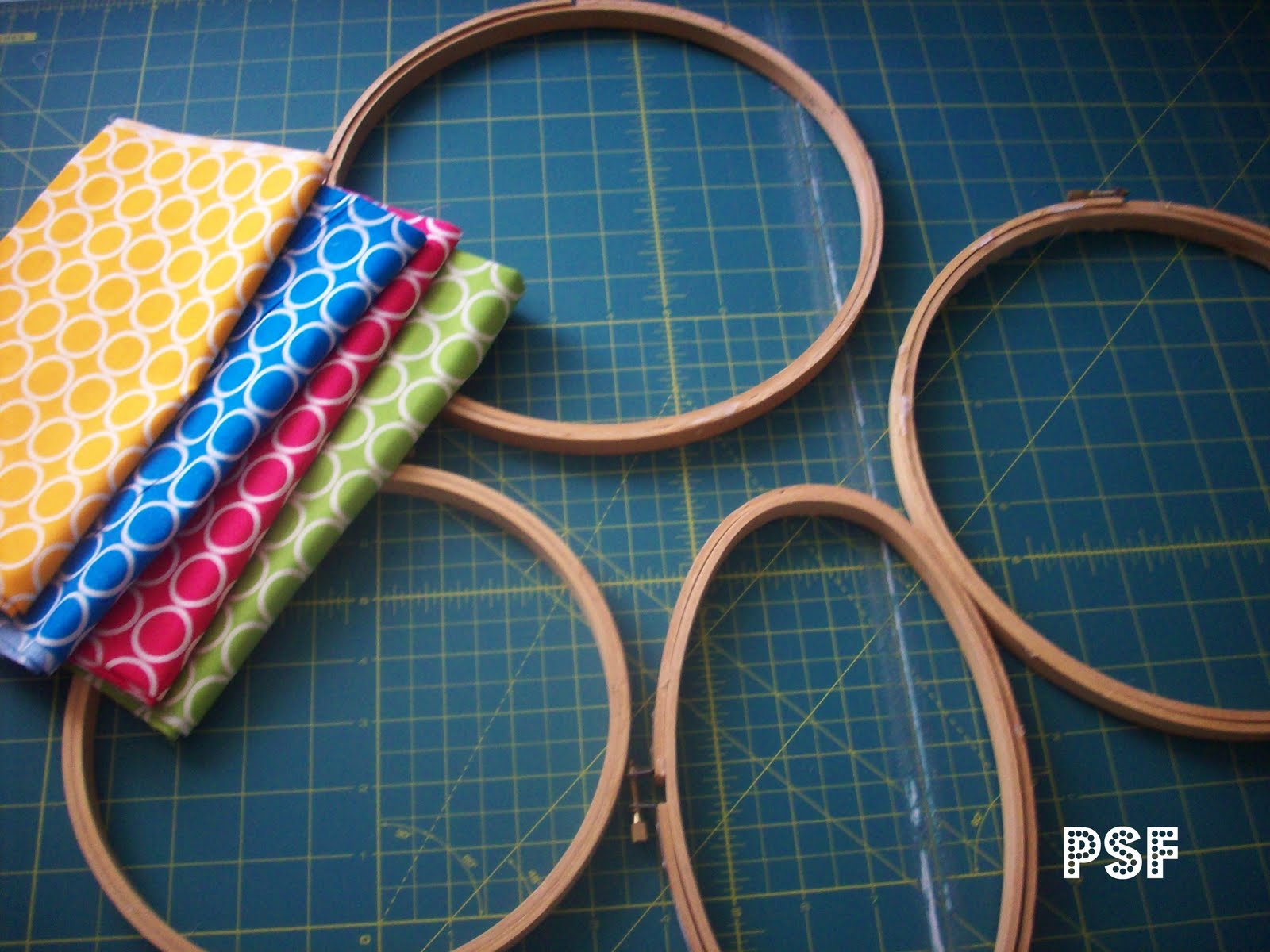 POPPYSEED FABRICS EMBROIDERY HOOP DECOR tutorial