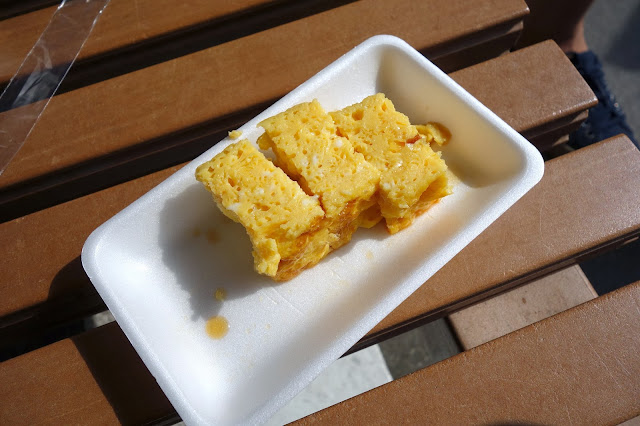 Tsukiji Fish market tokyo tamagoyaki fried egg omelette