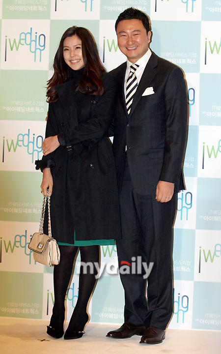 ahn young mi dating Choi's grandmother is renowned hanbok designer lee young hee, and his yoon owned a bbq restaurant when they started dating, which made winter sonata actress park sol mi married fellow actor han jae seok. ahn young mi dating Choi's grandmother is renowned hanbok designer lee young hee, and his yoon owned a bbq restaurant when they started dating, which made winter sonata actress park sol mi married fellow actor han jae seok.