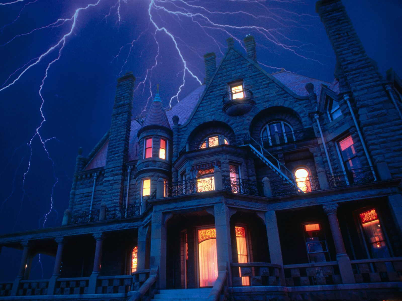 http://3.bp.blogspot.com/-1zZgvrJC90U/TYj--G-EamI/AAAAAAAAHUY/-HHfZB9HXCE/s1600/A%2BDark%2Band%2BStormy%2BNight%2Bworld-top-10-most-beautiful-buildings-wallpapers-HD-high-quality-wallpapers-Parliament-Buildings-in-Victoria-BC-top-horror-pictures-buildings-Michelle-Marsh-jennifer-ellison-michell.jpg