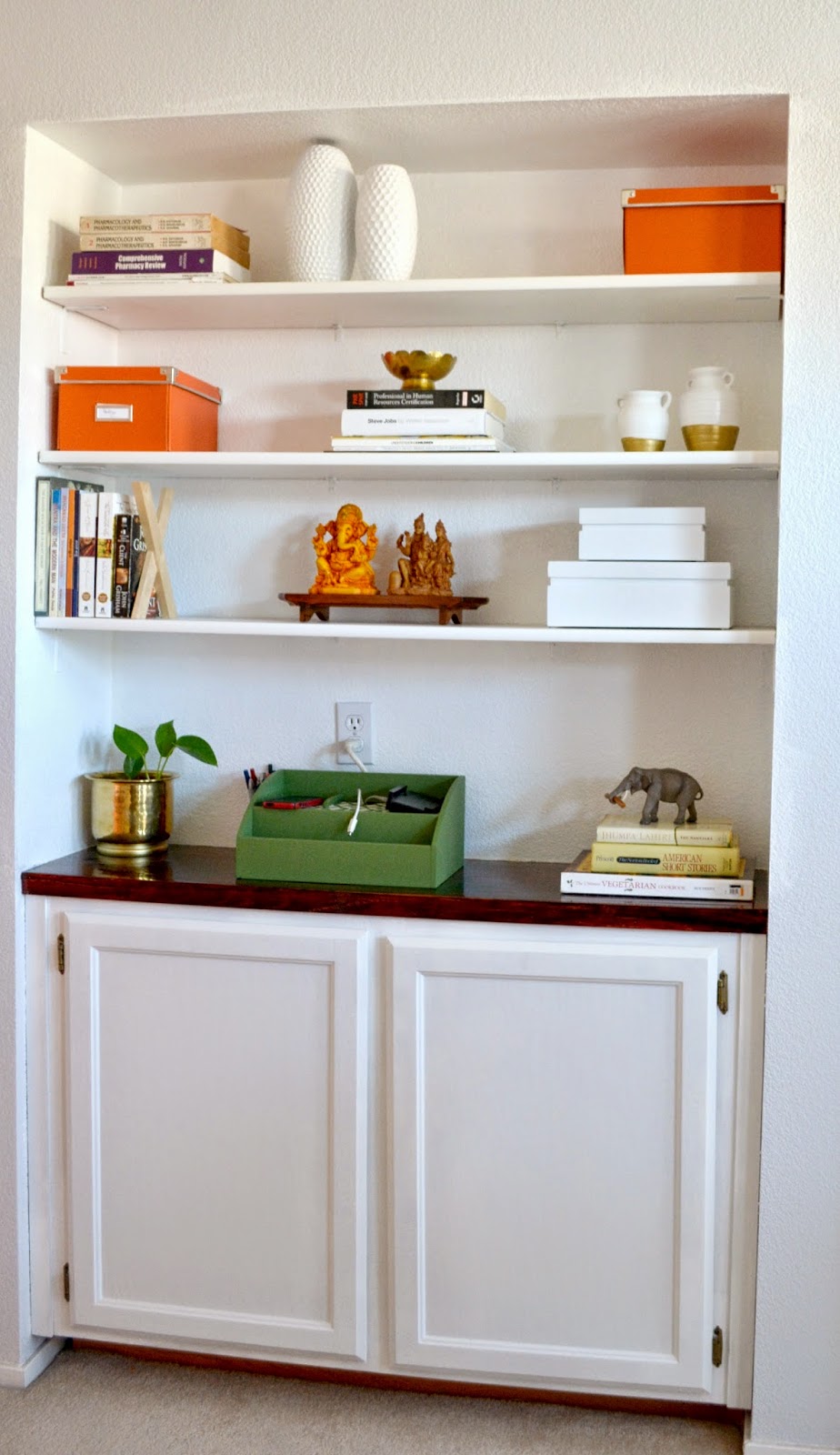 Weekend Tweaks BUILTIN SHELVES MAKEOVER.