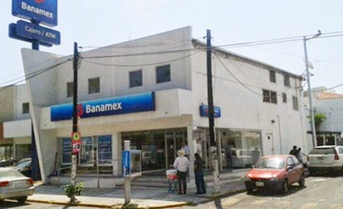 Continúan bancazos y asaltos en Veracruz: tocò el turno a Banamex y Super Chuchìn ASALTO+