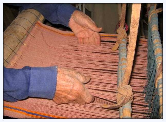 La Casa de Sarmiento enseña a tejer con telares de cartón