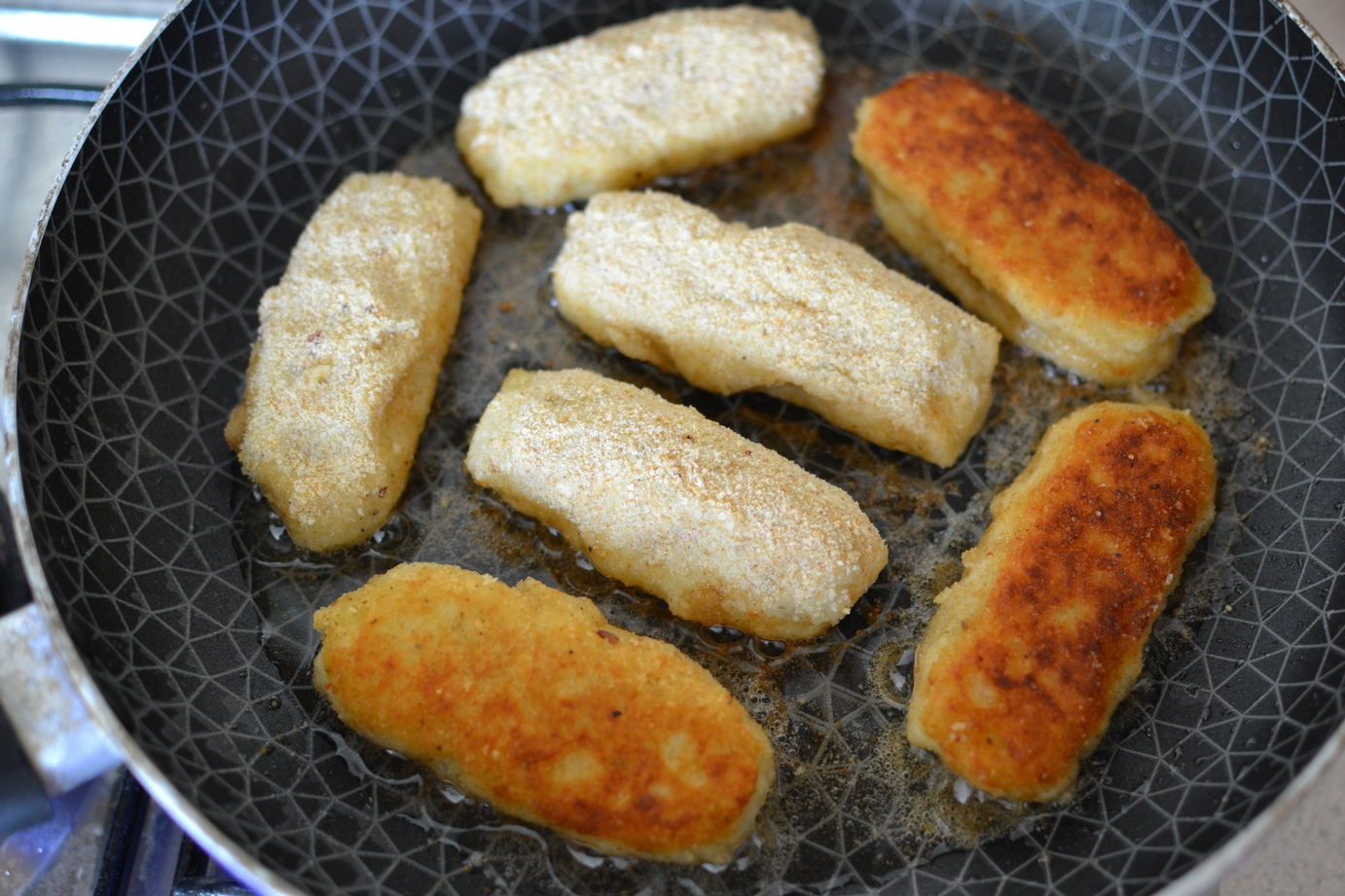 Картофельные палочки в сухарях