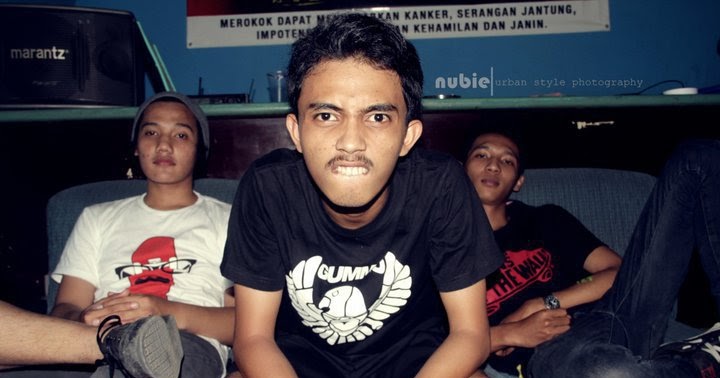 Kumpulan Lirik Lagu Melodic: Lirik Lagu Lowdic - Sialan