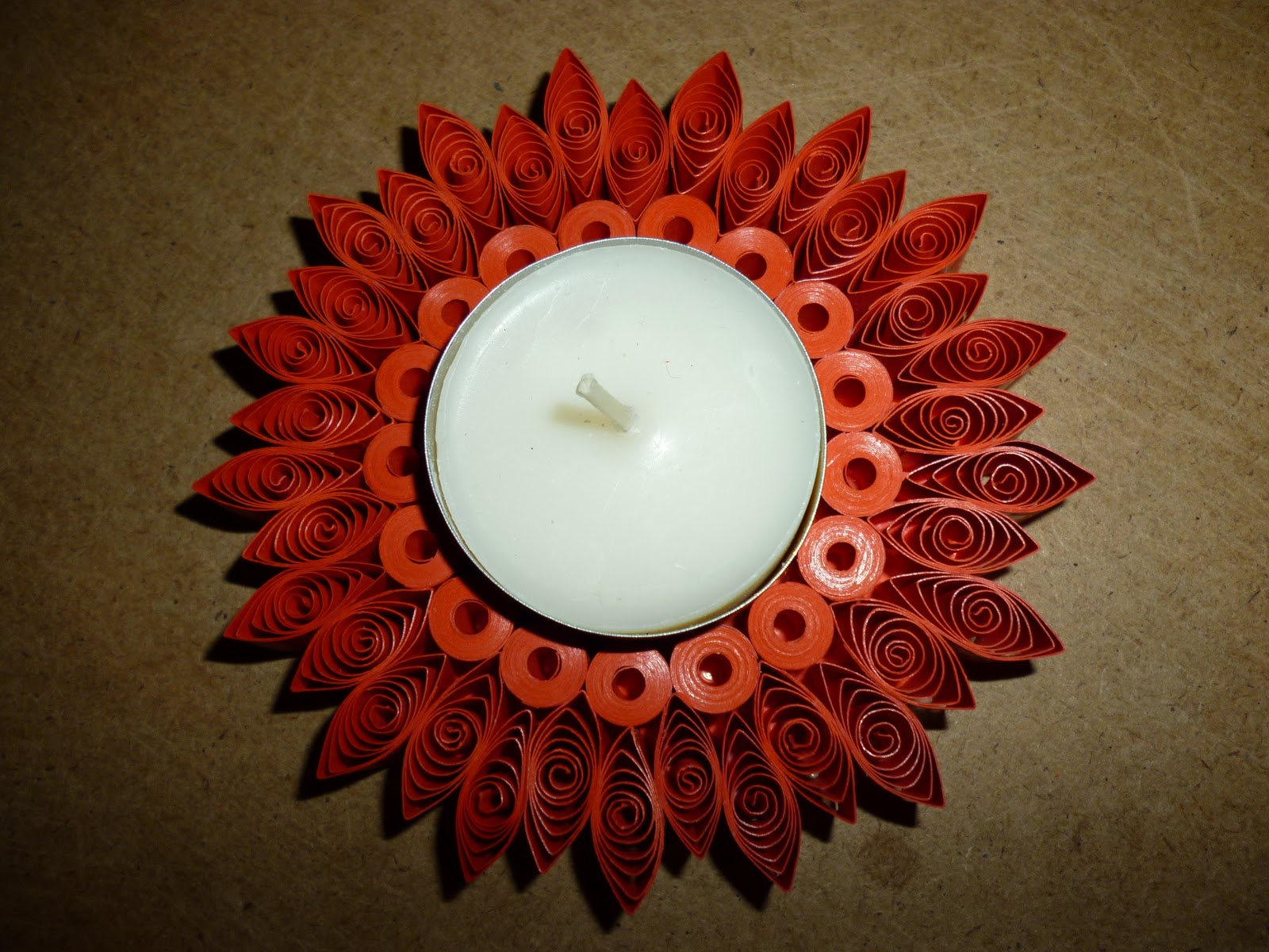 Papírvilág how to make a quilled candle holder / hogyan készíts