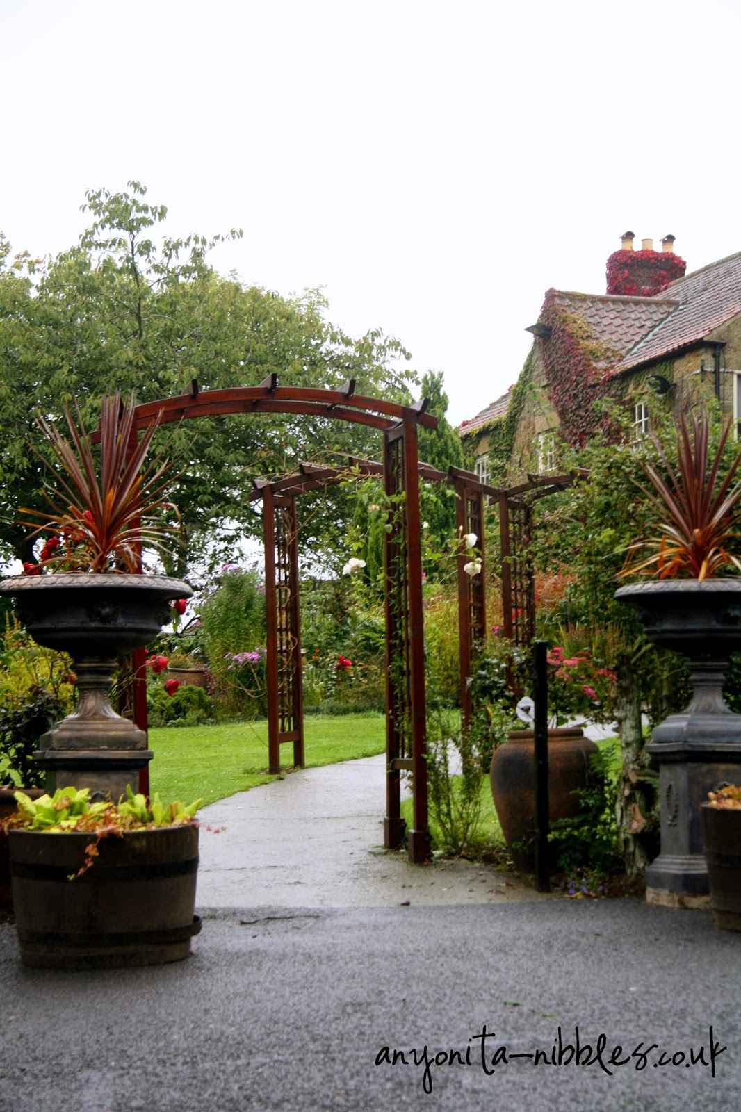 A rain-soaked walk to this quaint North Yorkshire luxury hotel | Anyonita-nibbles.co.uk