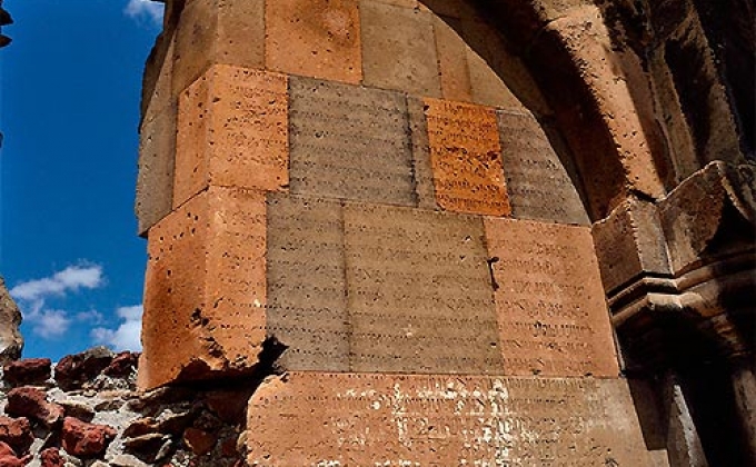 Iglesia armenia en Turquía se utiliza como granero