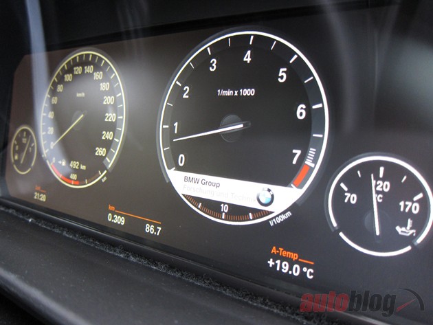 bmw-dash-tech-office-630op.jpg