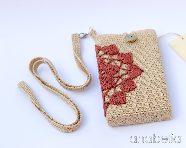 Smart phone crochet case with neckband by Anabelia
