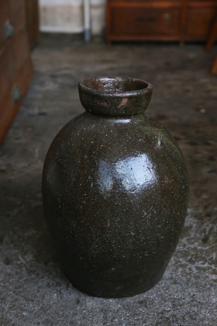 タユタフ: 苗代川焼の壺