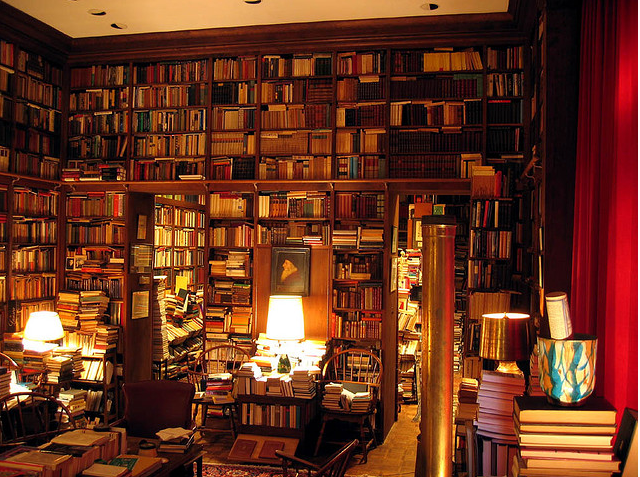 Πάντα φανταζόμουν τον παράδεισο σαν ένα είδος βιβλιοθήκης.  Jorge Luis Borges, Αργεντινό