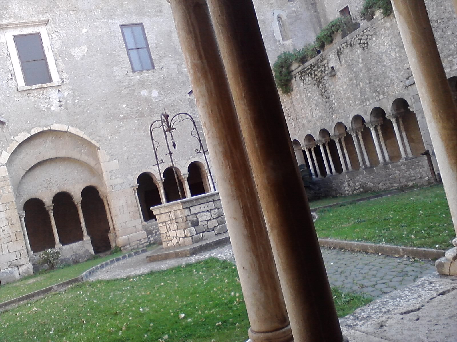 GIROVAGA ABBAZIA DI VALVISCIOLO