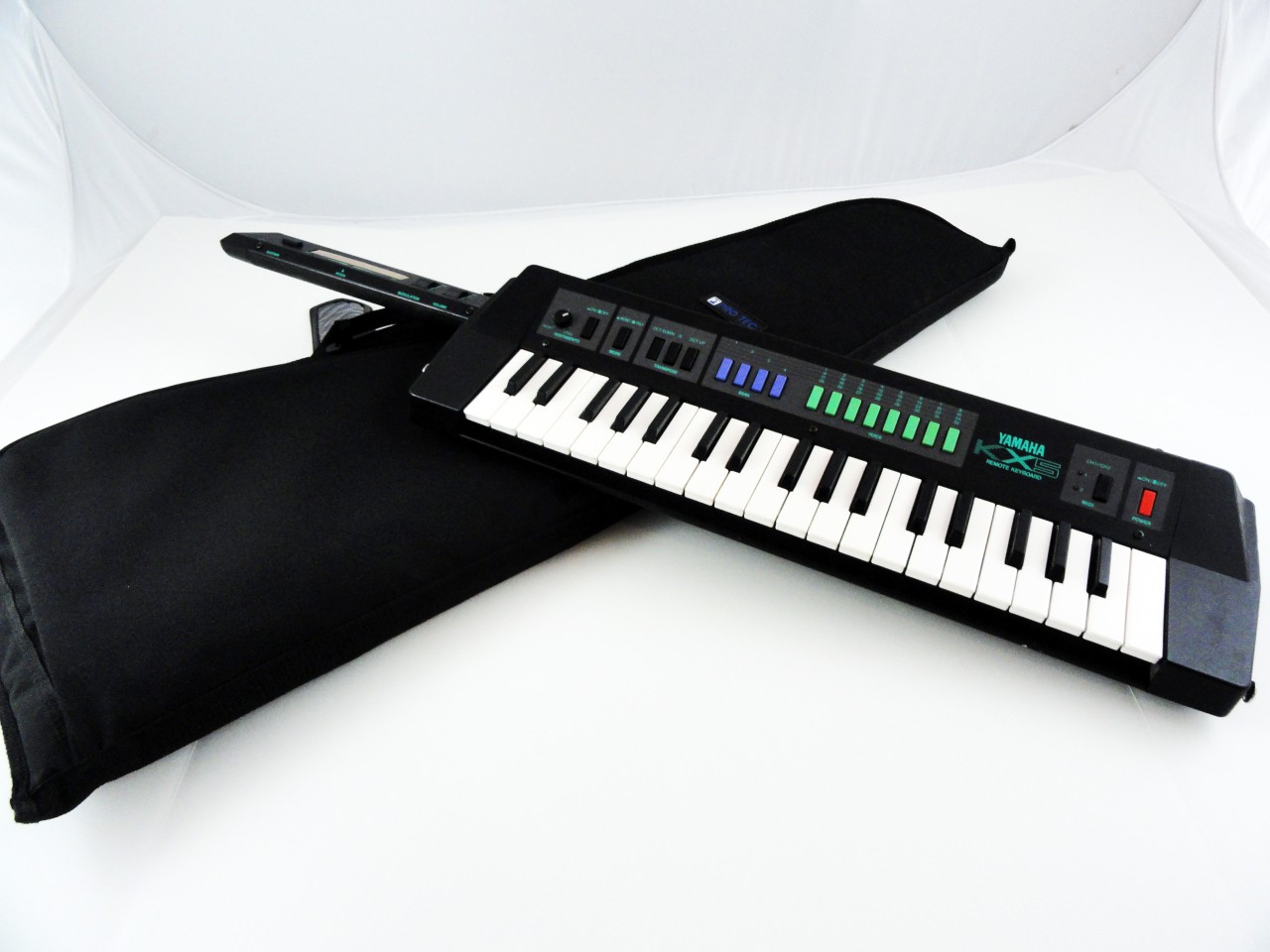MATRIXSYNTH Yamaha KX5 Keytar Midi Controller with Carry Case